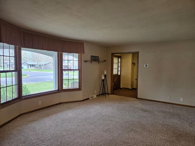 1459 Grace Avenue SW, Willmar, MN 56201