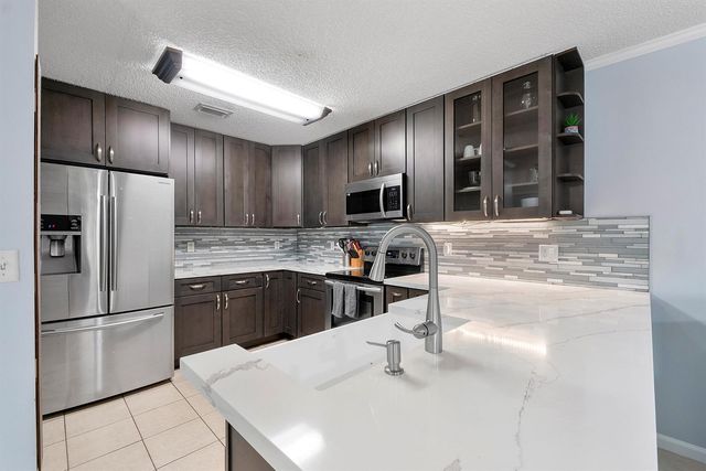 5474 NW 94th Terrace, Sunrise, FL 33351