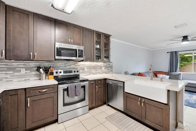 5474 NW 94th Terrace, Sunrise, FL 33351