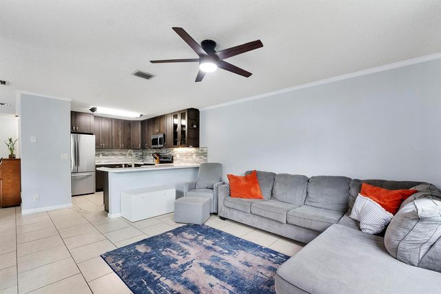 5474 NW 94th Terrace, Sunrise, FL 33351