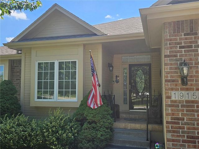 1915 Meadowlark Drive, Raymore, MO 64083