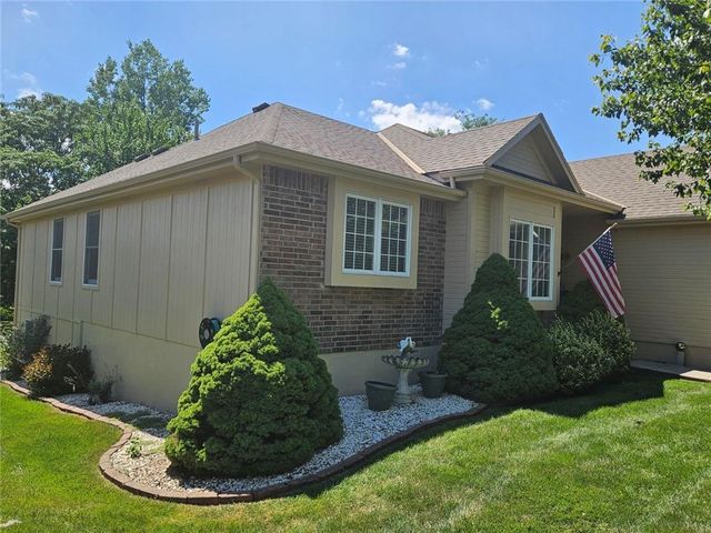 1915 Meadowlark Drive, Raymore, MO 64083