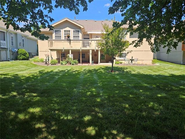 1915 Meadowlark Drive, Raymore, MO 64083