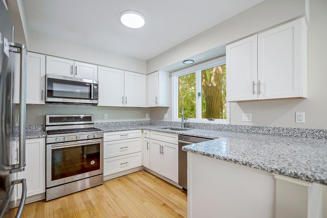 1044 Sunset Road, Ann Arbor, MI 48103