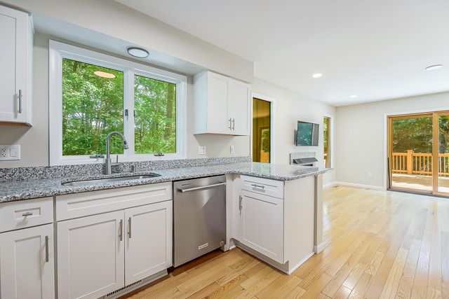 1044 Sunset Road, Ann Arbor, MI 48103