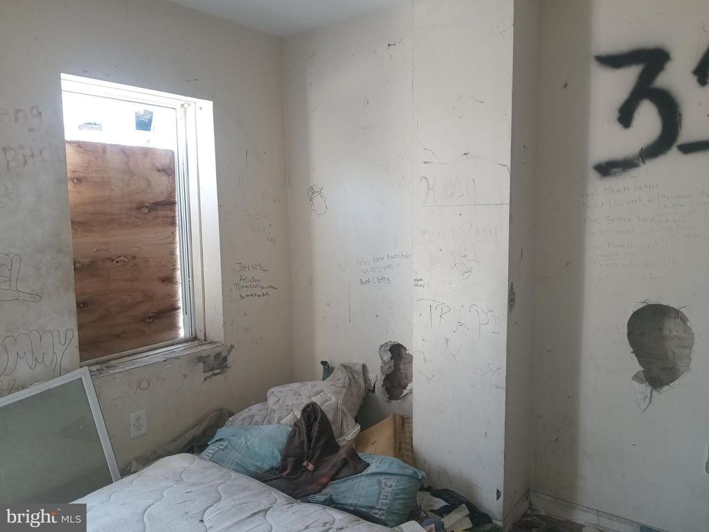 Image 4 of property listing at 2204 CHRISTIAN ST, Baltimore, MD 21223