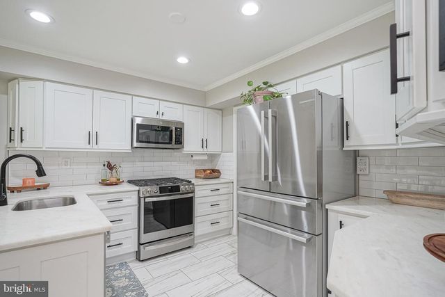 11 HIDDEN ACRES DR, Tabernacle, NJ 08088