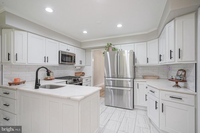 11 HIDDEN ACRES DR, Tabernacle, NJ 08088