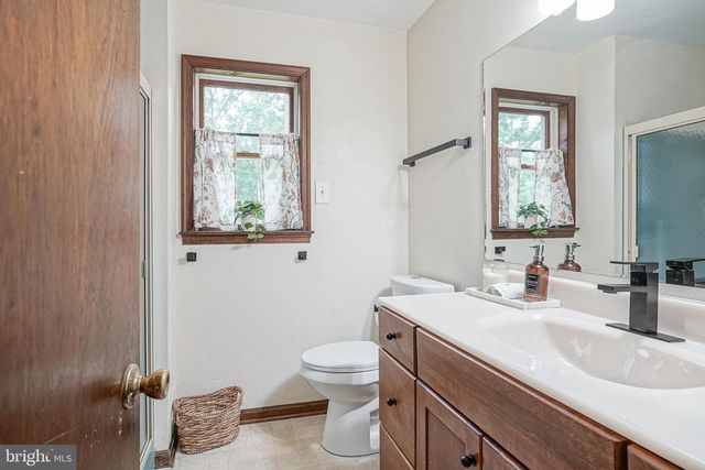 11 HIDDEN ACRES DR, Tabernacle, NJ 08088