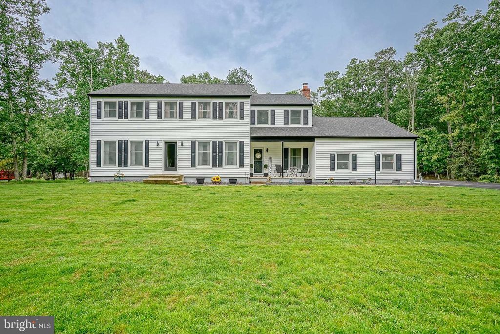 11 HIDDEN ACRES DR, Tabernacle, NJ 08088