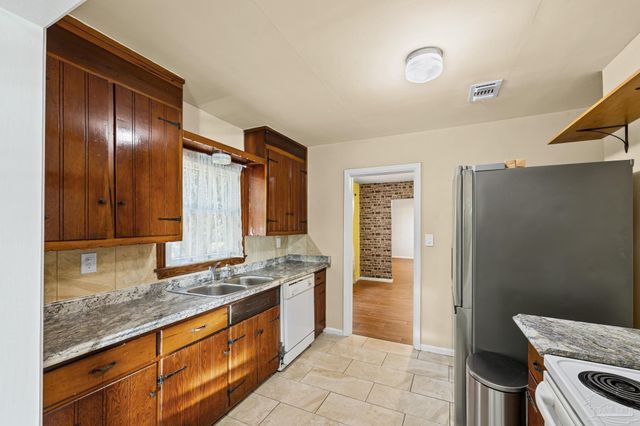 249 Willow St, Pensacola, FL 32506