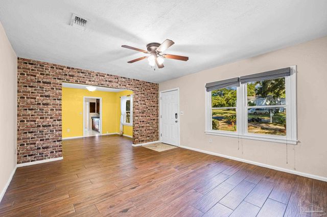 249 Willow St, Pensacola, FL 32506