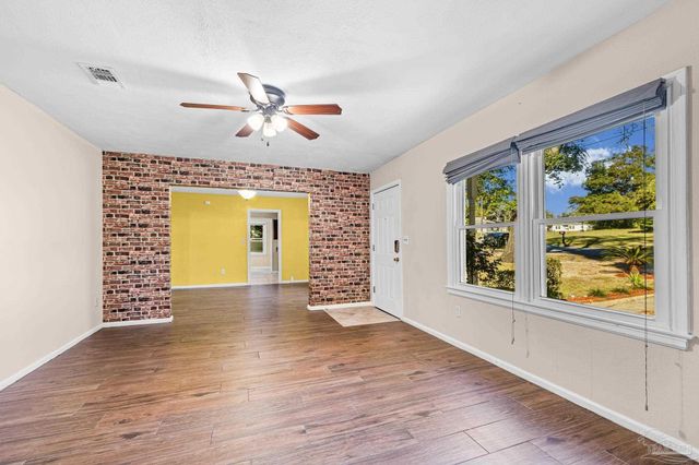 249 Willow St, Pensacola, FL 32506