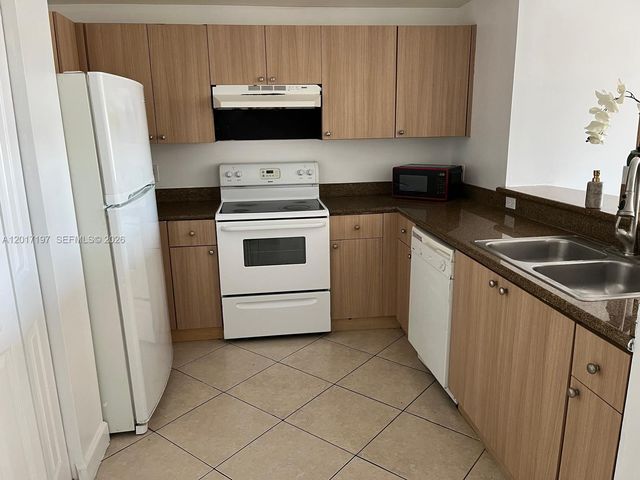 2280 SW 32nd Ave 302, Miami, FL 33145