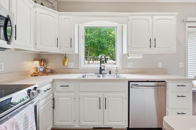 5535 Trishlyn Cove, Fort Wayne, IN 46835