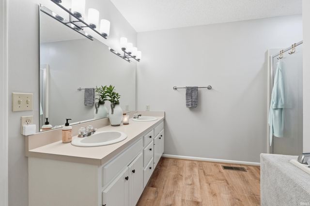 5535 Trishlyn Cove, Fort Wayne, IN 46835