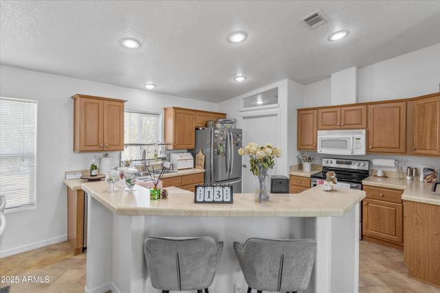 2327 N North --, Vernon, AZ 85940