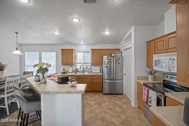 2327 N North --, Vernon, AZ 85940
