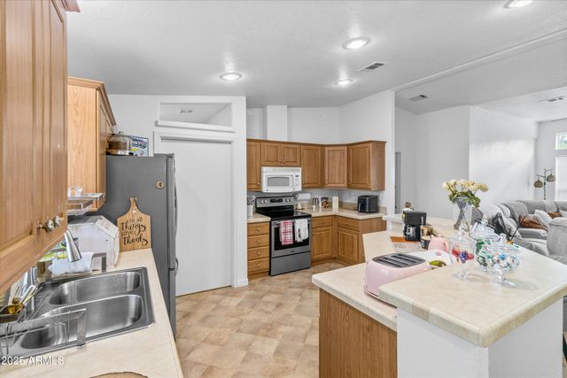 2327 N North --, Vernon, AZ 85940