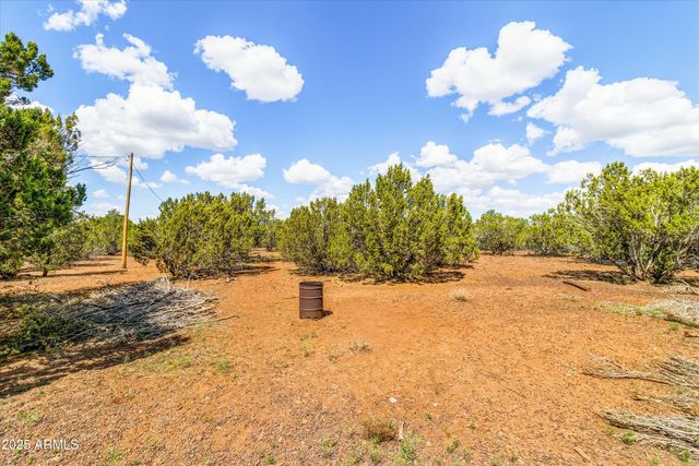 2327 N North --, Vernon, AZ 85940