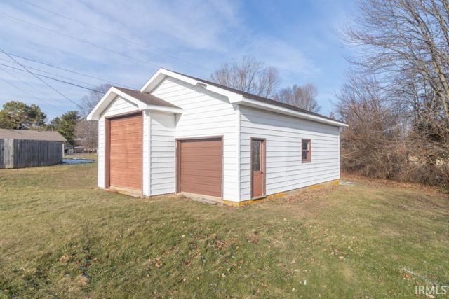 3239 S State Road 103, New Castle, IN 47362