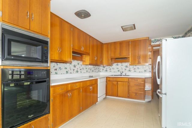 3239 S State Road 103, New Castle, IN 47362