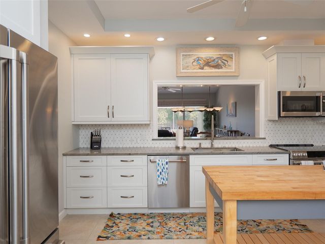 2013 HARBOUR LINKS DRIVE 2013, Longboat Key, FL 34228