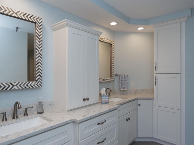2013 HARBOUR LINKS DRIVE 2013, Longboat Key, FL 34228