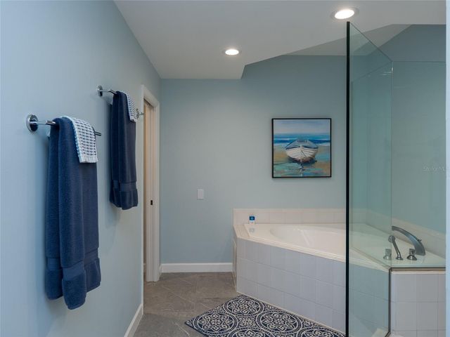 2013 HARBOUR LINKS DRIVE 2013, Longboat Key, FL 34228