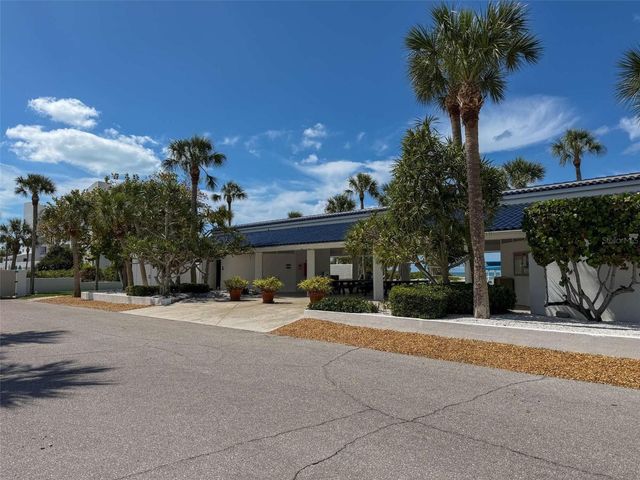 2013 HARBOUR LINKS DRIVE 2013, Longboat Key, FL 34228