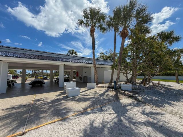 2013 HARBOUR LINKS DRIVE 2013, Longboat Key, FL 34228