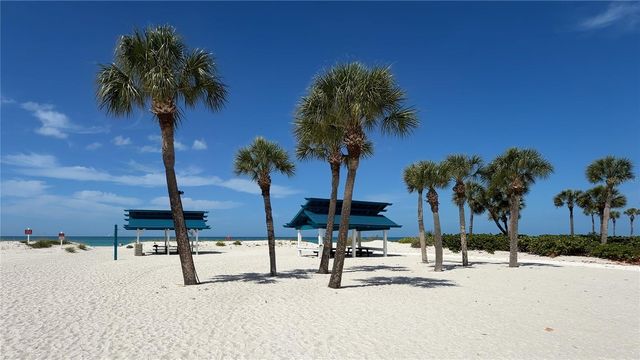 2013 HARBOUR LINKS DRIVE 2013, Longboat Key, FL 34228