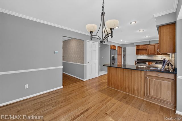 41156 Todd Lane, Novi, MI 48375