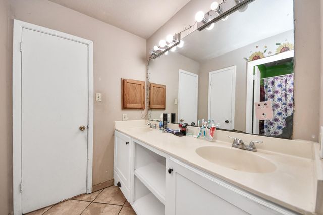 3302 Hombly Road, Houston, TX 77066