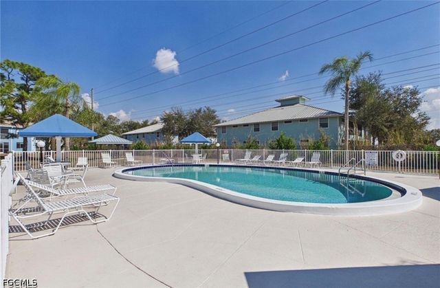1100 Pondella RD 703, Cape Coral, FL 33909