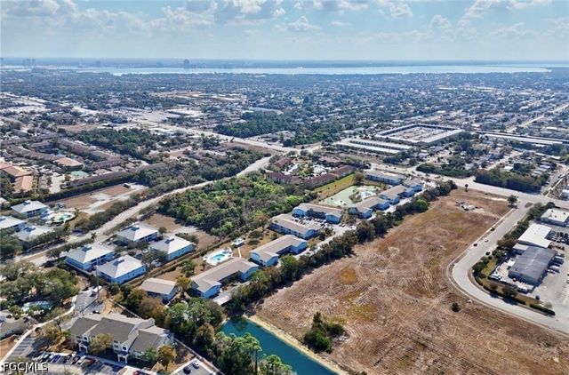 1100 Pondella RD 703, Cape Coral, FL 33909