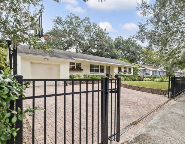 1418 E PARK CIRCLE, Tampa, FL 33604