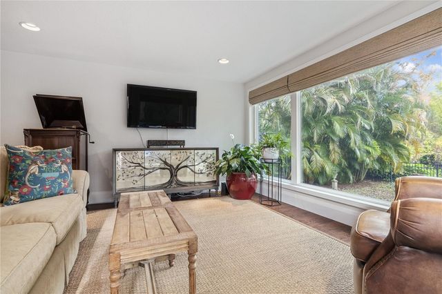 1418 E PARK CIRCLE, Tampa, FL 33604