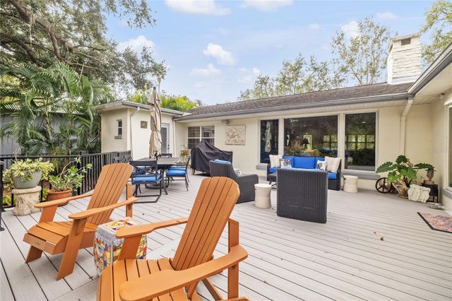 1418 E PARK CIRCLE, Tampa, FL 33604