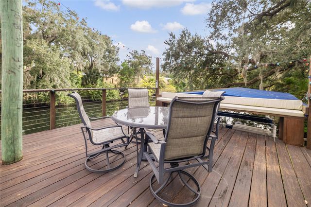 1418 E PARK CIRCLE, Tampa, FL 33604