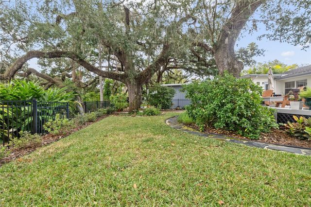 1418 E PARK CIRCLE, Tampa, FL 33604