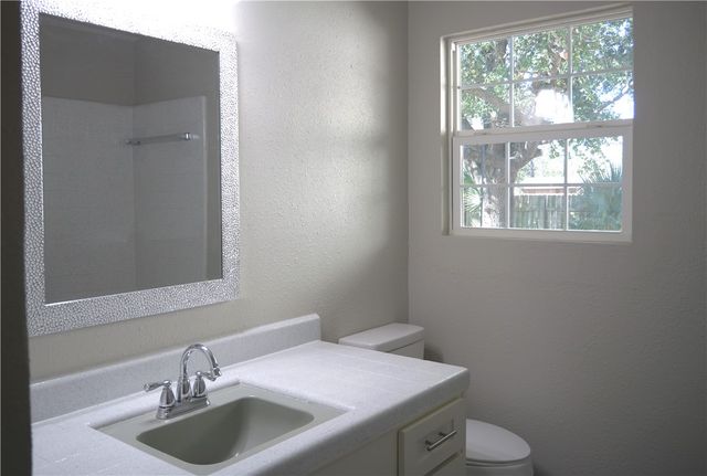 708 Santa Anita Dr, Kingsville, TX 78363