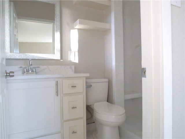 708 Santa Anita Dr, Kingsville, TX 78363