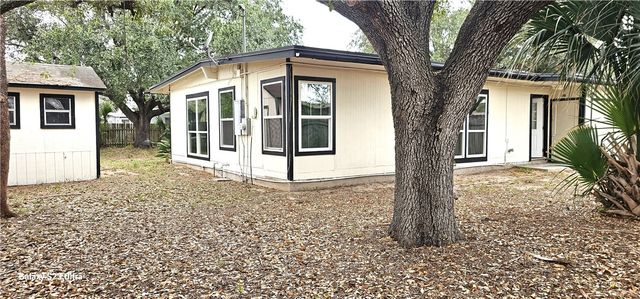 708 Santa Anita Dr, Kingsville, TX 78363