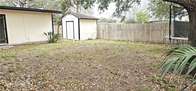 708 Santa Anita Dr, Kingsville, TX 78363