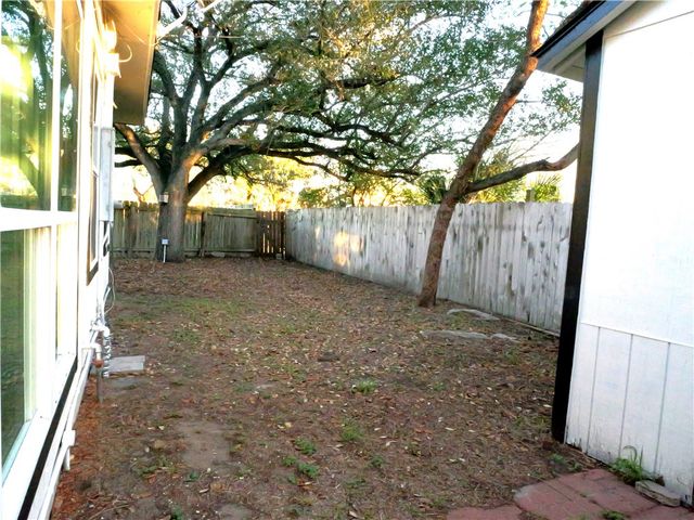 708 Santa Anita Dr, Kingsville, TX 78363