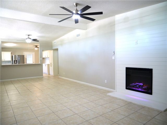 708 Santa Anita Dr, Kingsville, TX 78363