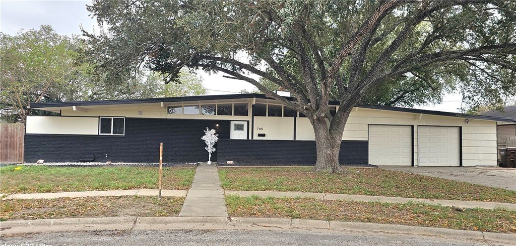 708 Santa Anita Dr, Kingsville, TX 78363