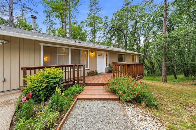 10706 Alta Sierra Dr, Grass Valley, CA 95949