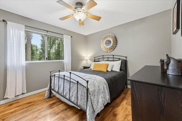 10706 Alta Sierra Dr, Grass Valley, CA 95949